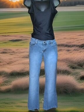 Vintage Tyte Jeans Size 9 Junior Flare Low Rise Flower Back Pockets Faded EUC